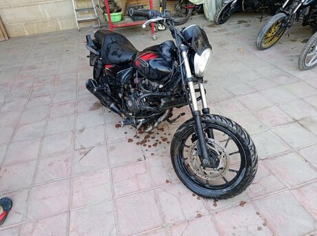 Bajaj Avenger 220 2018