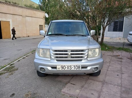 Mitsubishi Pajero io 2001