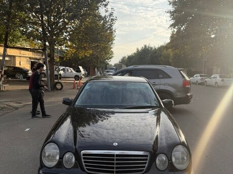 Mercedes E 240 2001