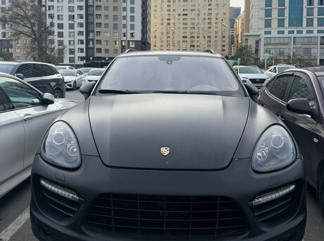 Porsche Cayenne Turbo S 2011