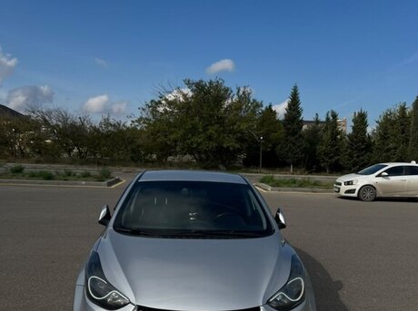 Hyundai Avante 2013