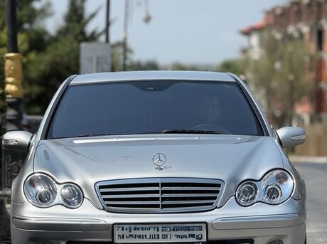 Mercedes  2004
