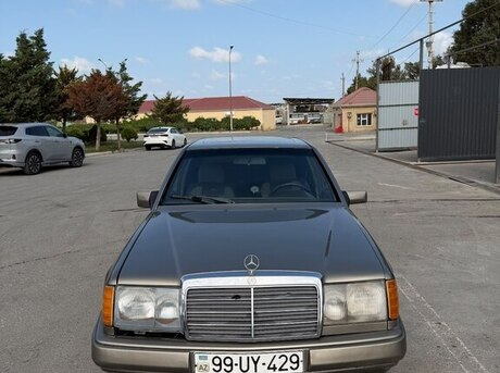 Mercedes  1990