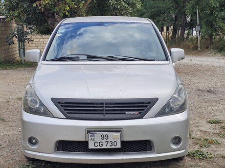 Nissan Presage 2003
