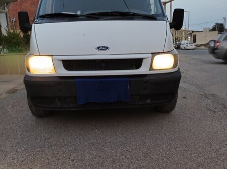 Ford Transit 2000
