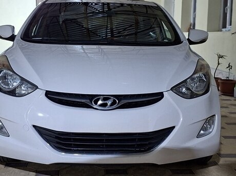 Hyundai Elantra 2012