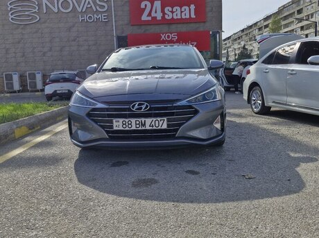 Hyundai Elantra 2019