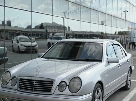 Mercedes E 240 1999
