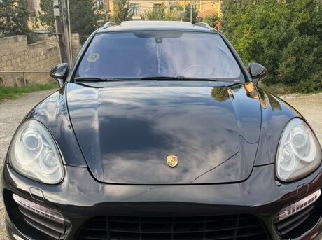 Porsche Cayenne GTS 2011