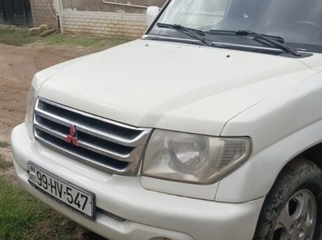 Mitsubishi Pajero io 2000