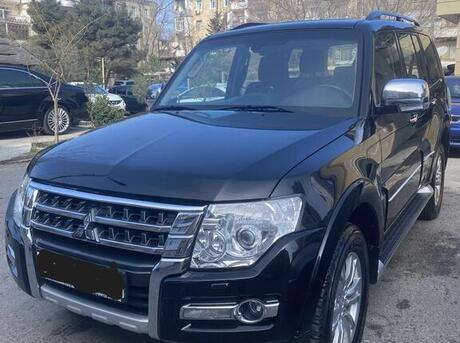 Mitsubishi Pajero 2015