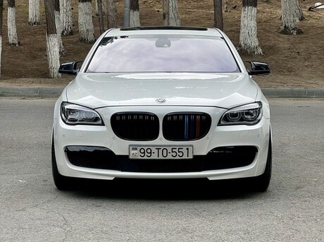BMW 740 2011
