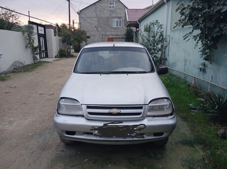 Chevrolet Niva 2005