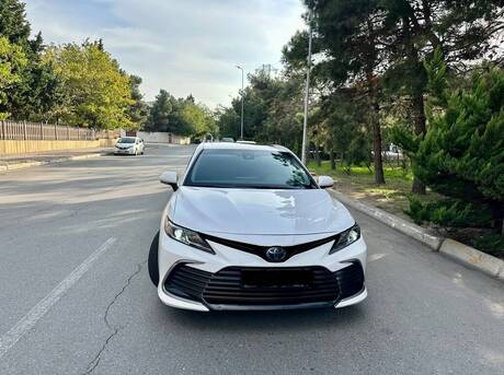 Toyota Camry 2021