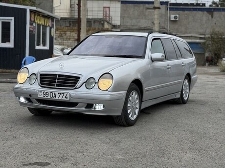 Mercedes E 220 2000