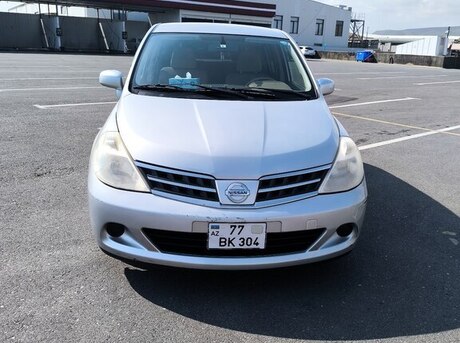 Nissan Tiida 2011
