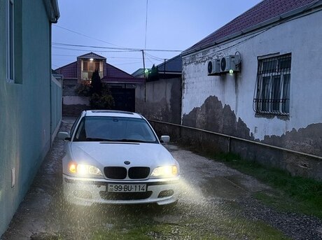 BMW 325 2004