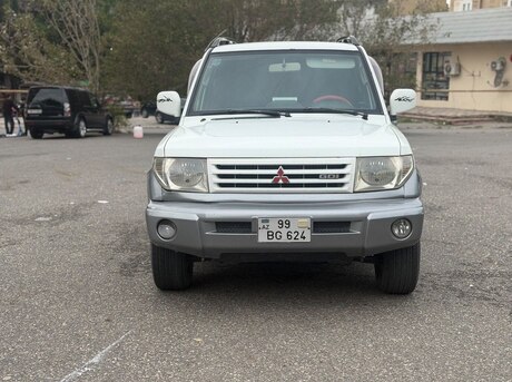 Mitsubishi Pajero io 1999