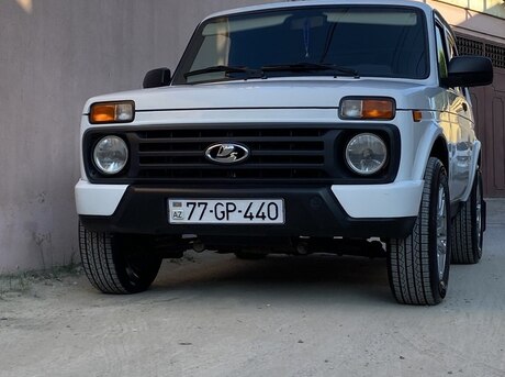 LADA (VAZ) Niva 2015