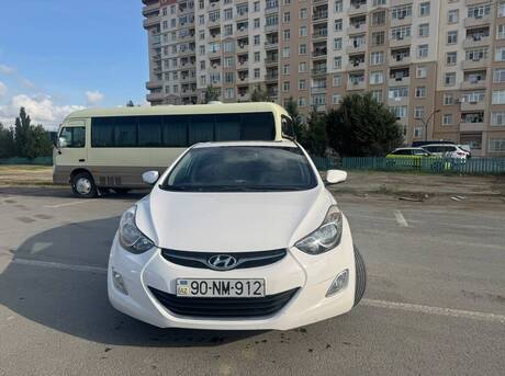 Hyundai Elantra 2012