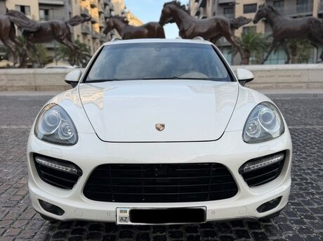 Porsche Cayenne S 2011