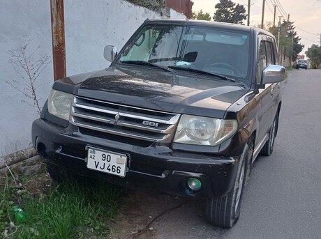 Mitsubishi Pajero io 2000