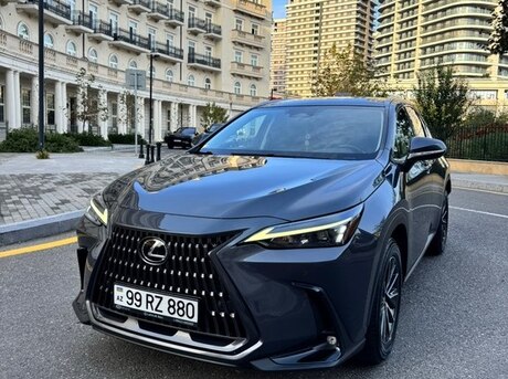 Lexus  2022