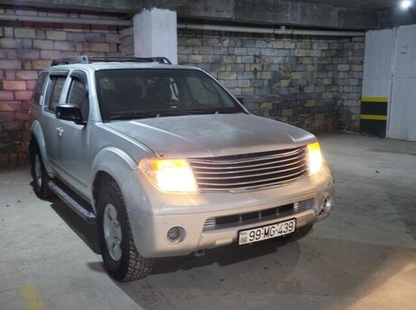 Nissan Pathfinder 2005