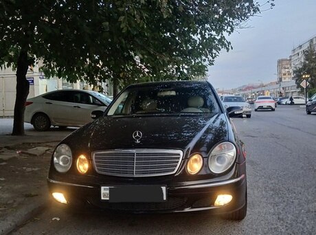 Mercedes E 200 2003