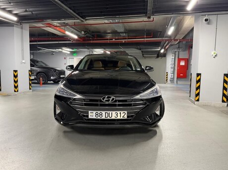 Hyundai Elantra 2019