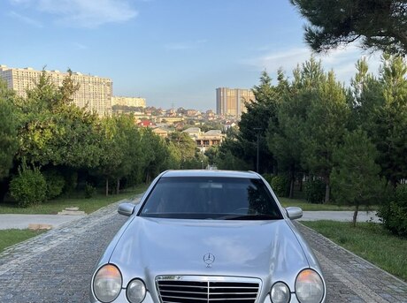 Mercedes E 220 2001