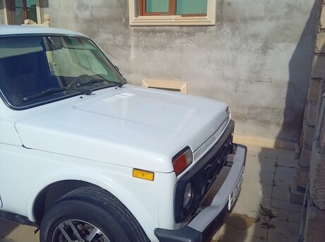 LADA (VAZ) Niva 2011