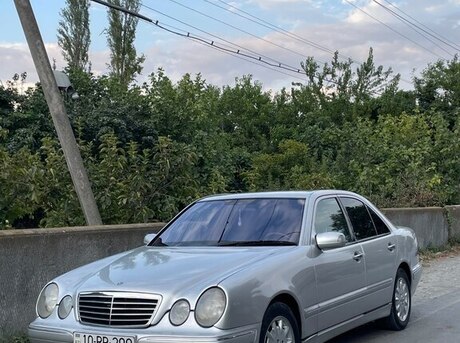 Mercedes E 220 2000