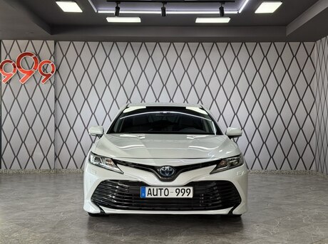 Toyota Camry 2020
