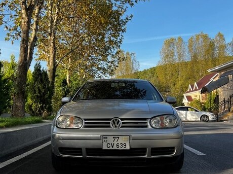 Volkswagen Golf 2003