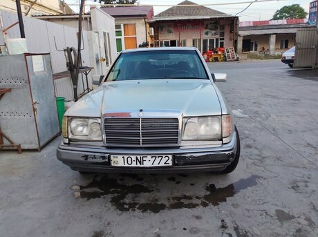 Mercedes 220 E 1993