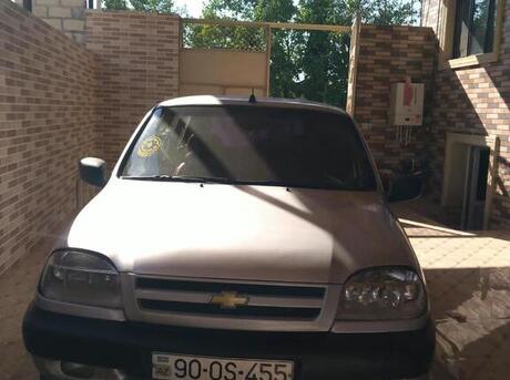 Chevrolet Niva 2005