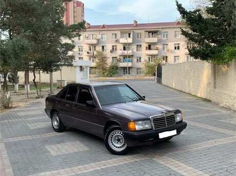 Mercedes 190 1990