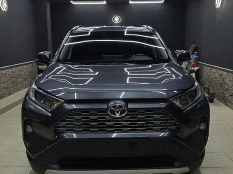 Toyota RAV4 2021