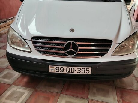 Mercedes  2010