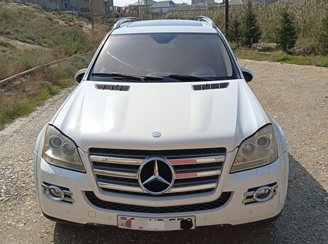 Mercedes  2009