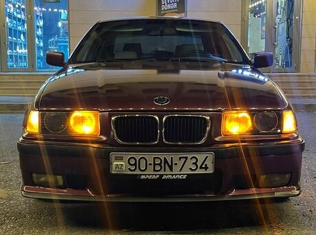 BMW 323 1995