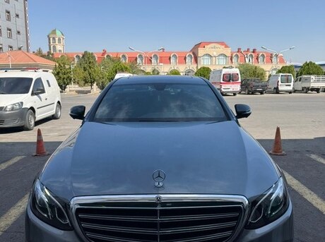Mercedes E 300 4MATIC 2019
