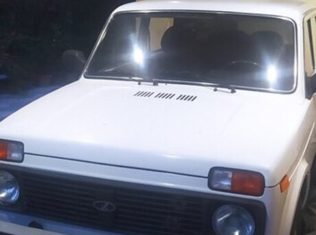 LADA (VAZ) Niva 2003