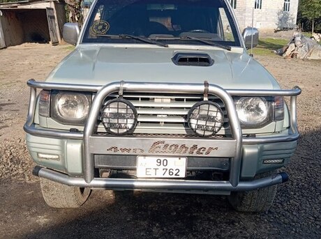 Mitsubishi Pajero 1995