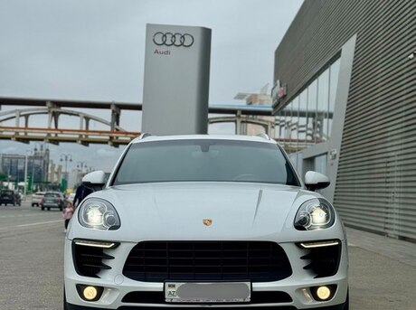 Porsche Macan GTS 2014
