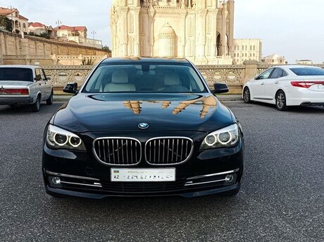 BMW 740 2012