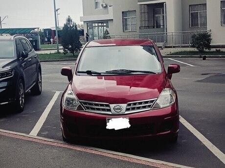 Nissan Versa 2011