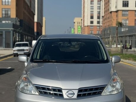 Nissan Tiida 2011