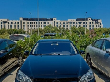 Mercedes E 220 2015